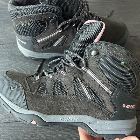 Hi-Tec women hiking/walking shoes size 6.5M - Picture 6 of 7